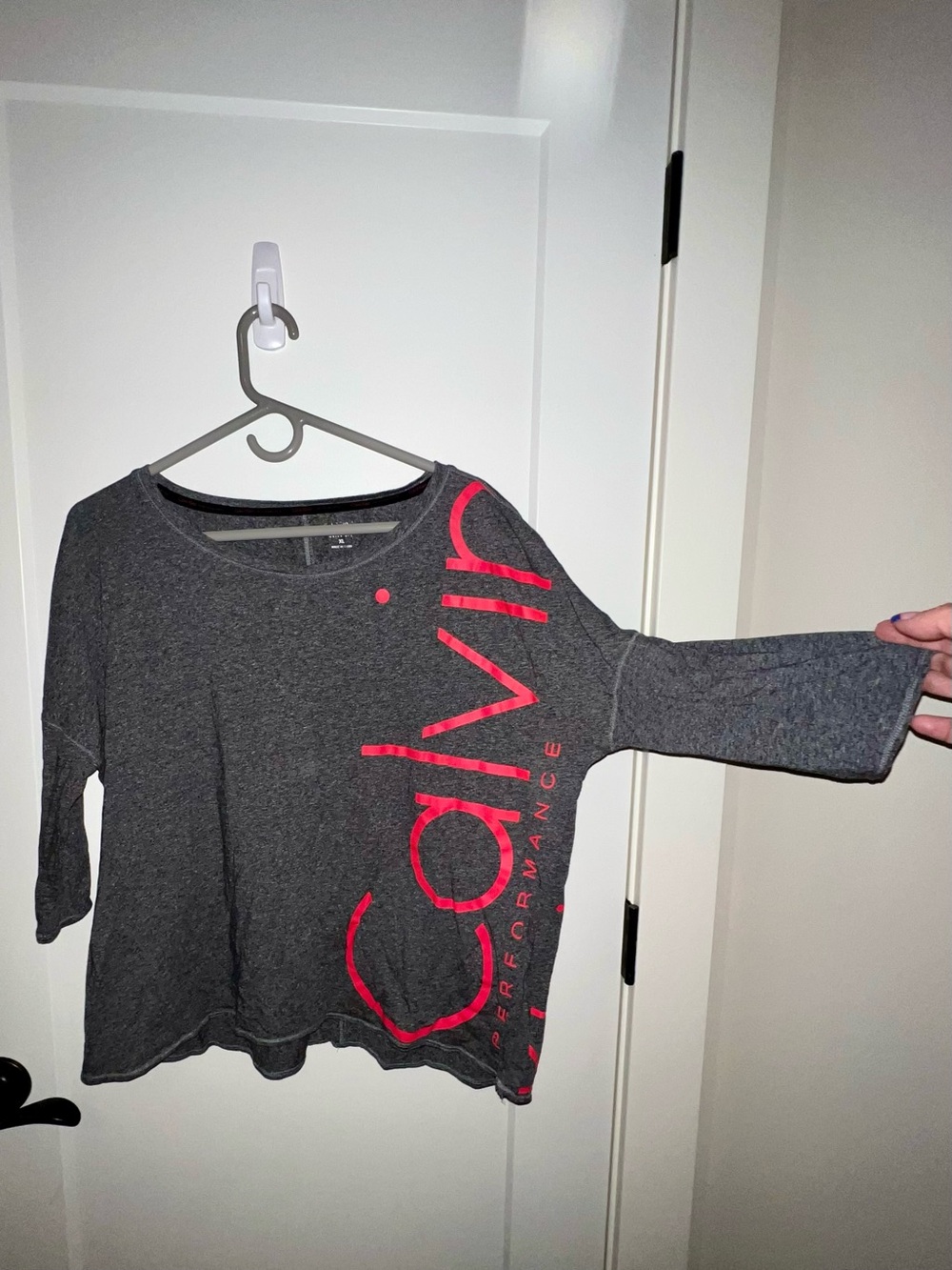 Calvin Klein Women's Relaxed Logo Side-Print Shirt 3/4 sleeves